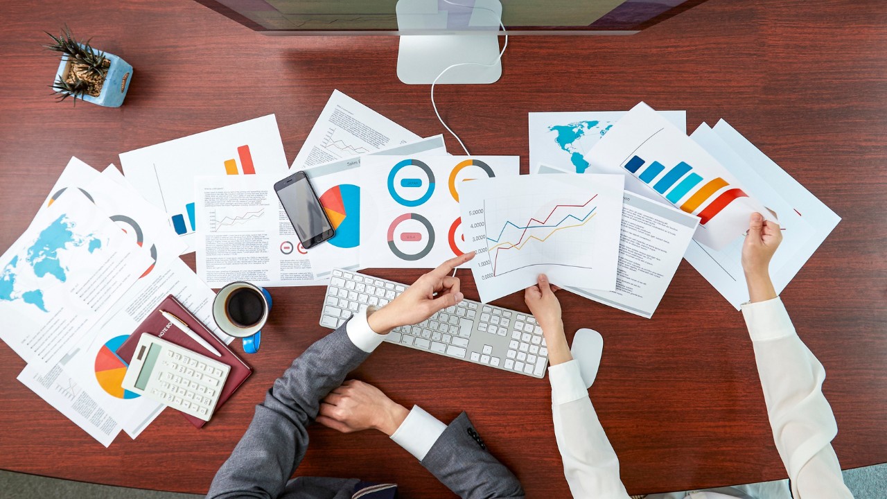 Hồ sơ thành lập công ty gồm những gì? Hướng dẫn chi tiết 2026