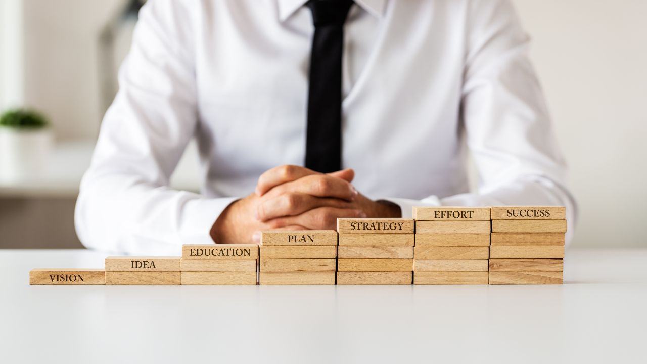 Nên chọn loại hình doanh nghiệp nào? So sánh chi tiết 2026